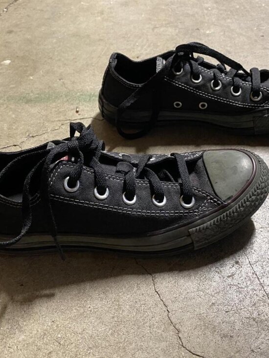 Converse - Picture 2 of 2